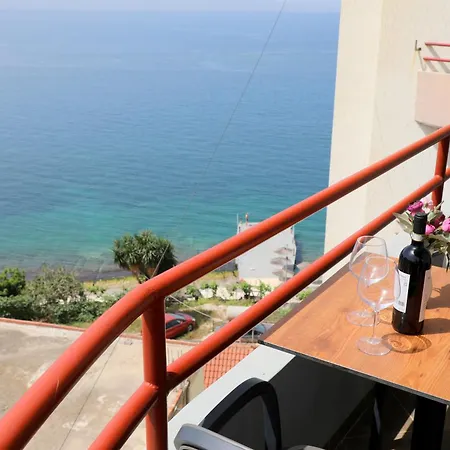House On The Sea ساراندا