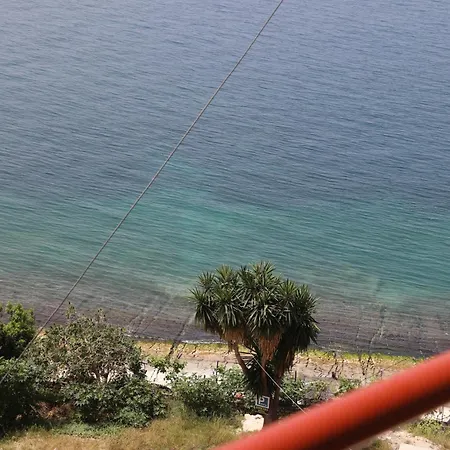 House On The Sea ساراندا